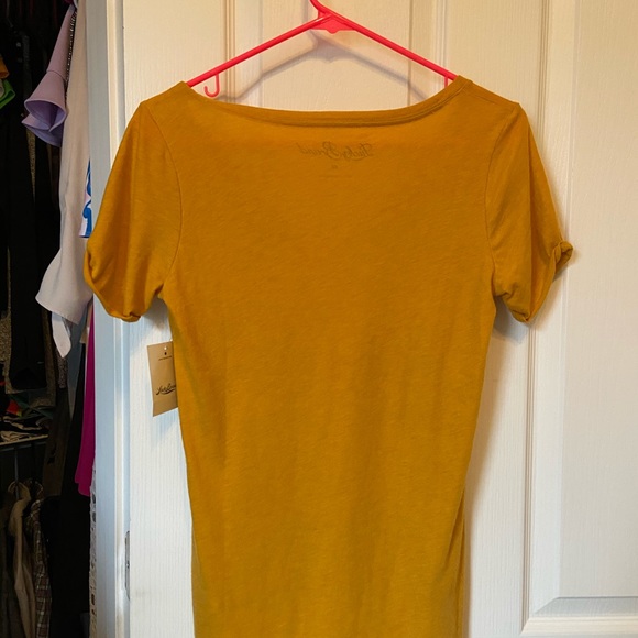 NWT Lucky Brand Elephant Graphic Tee - Picture 2 of 4